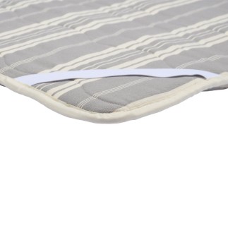 Sur matelas en laine vintage